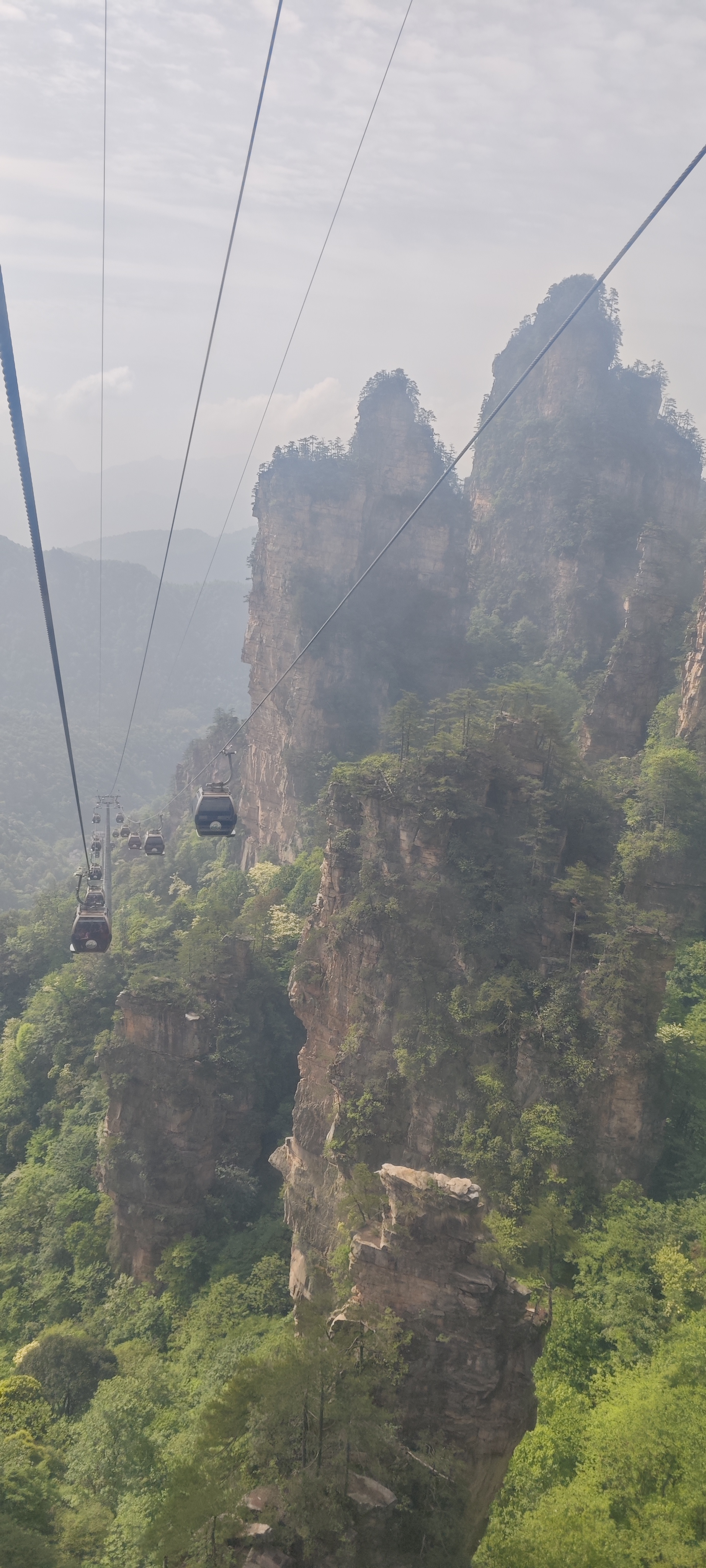 缆车与山-1.jpg